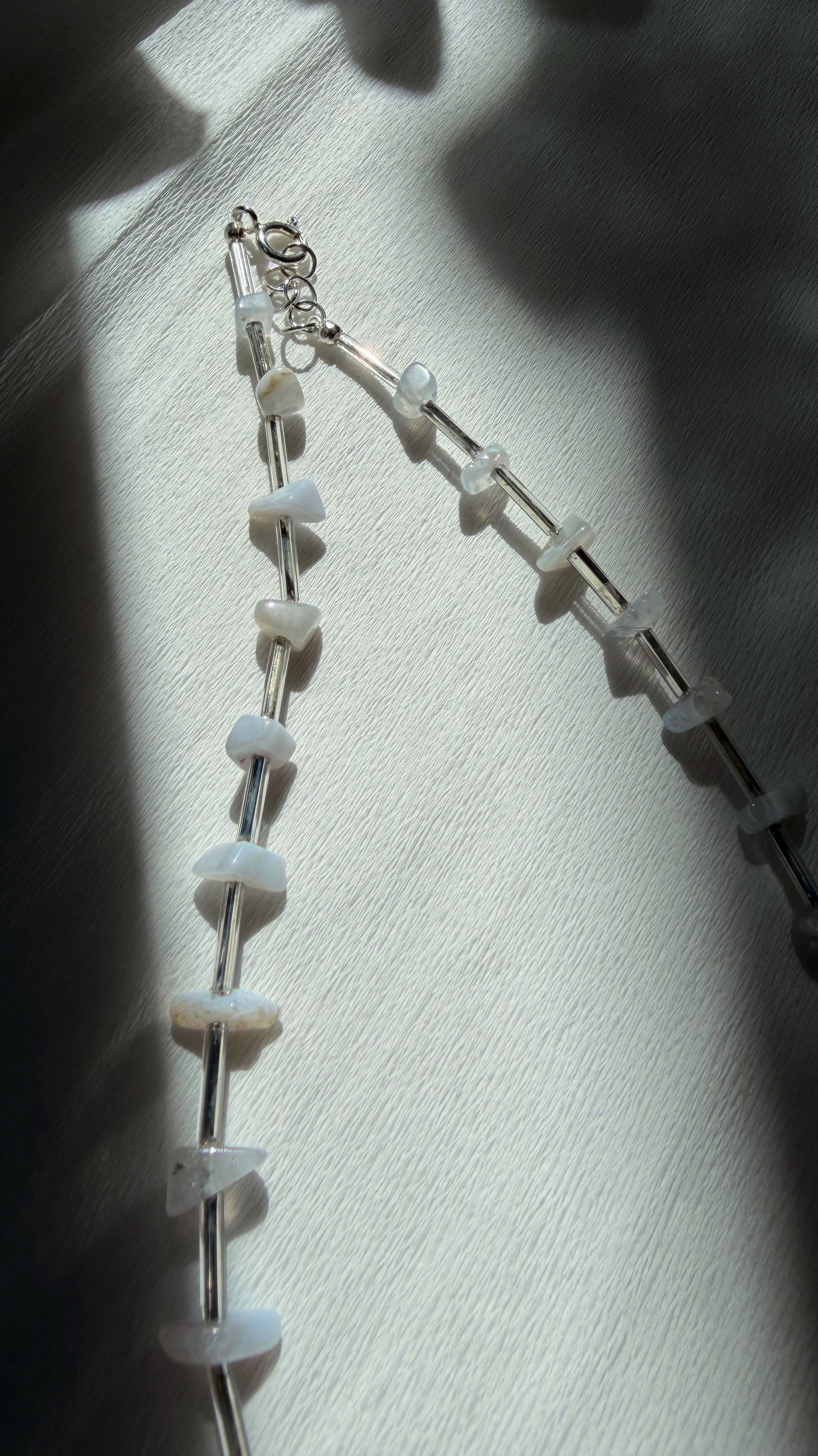 Pearls meet spider agate 