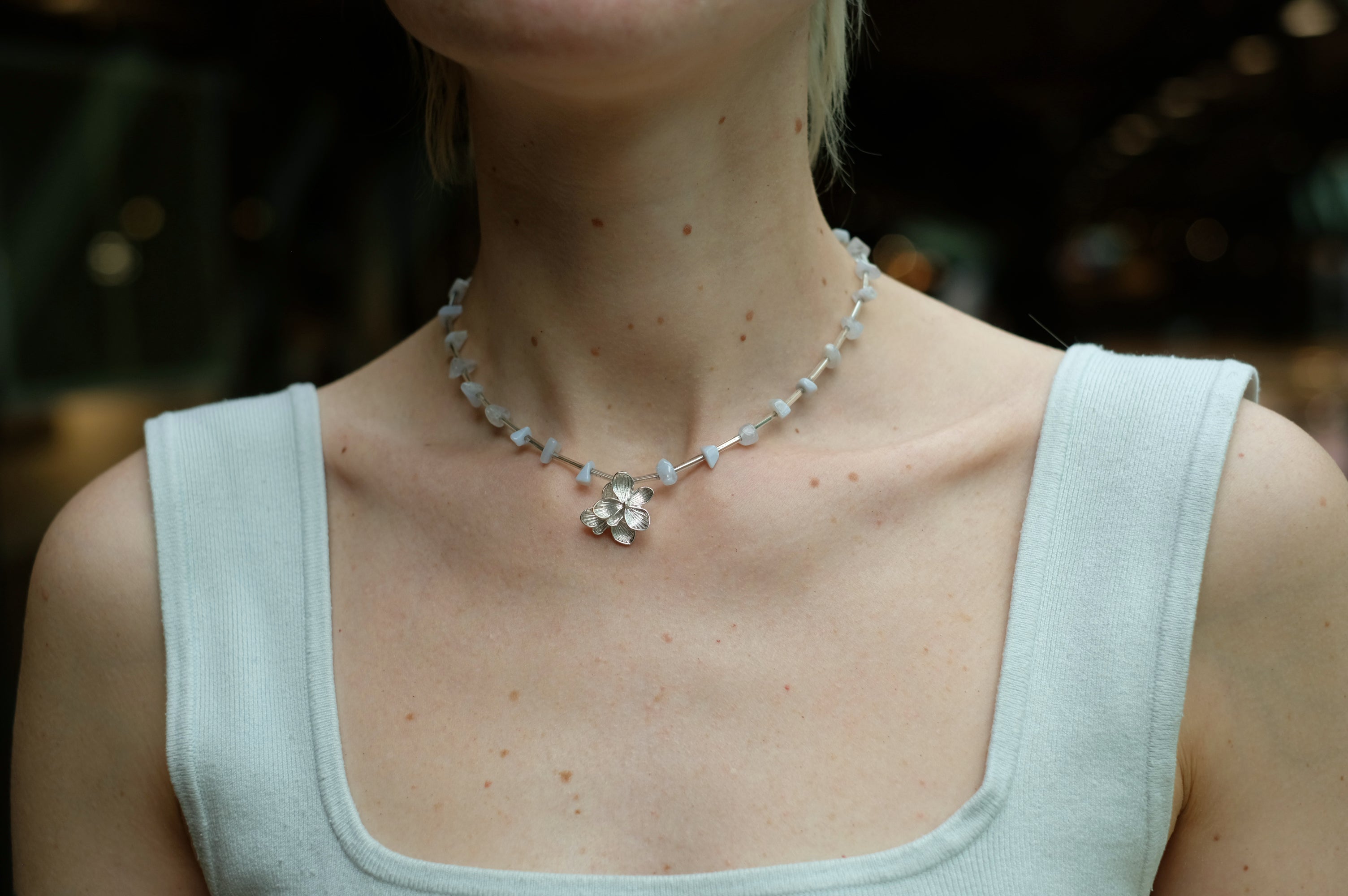 Pearls meet spider agate 