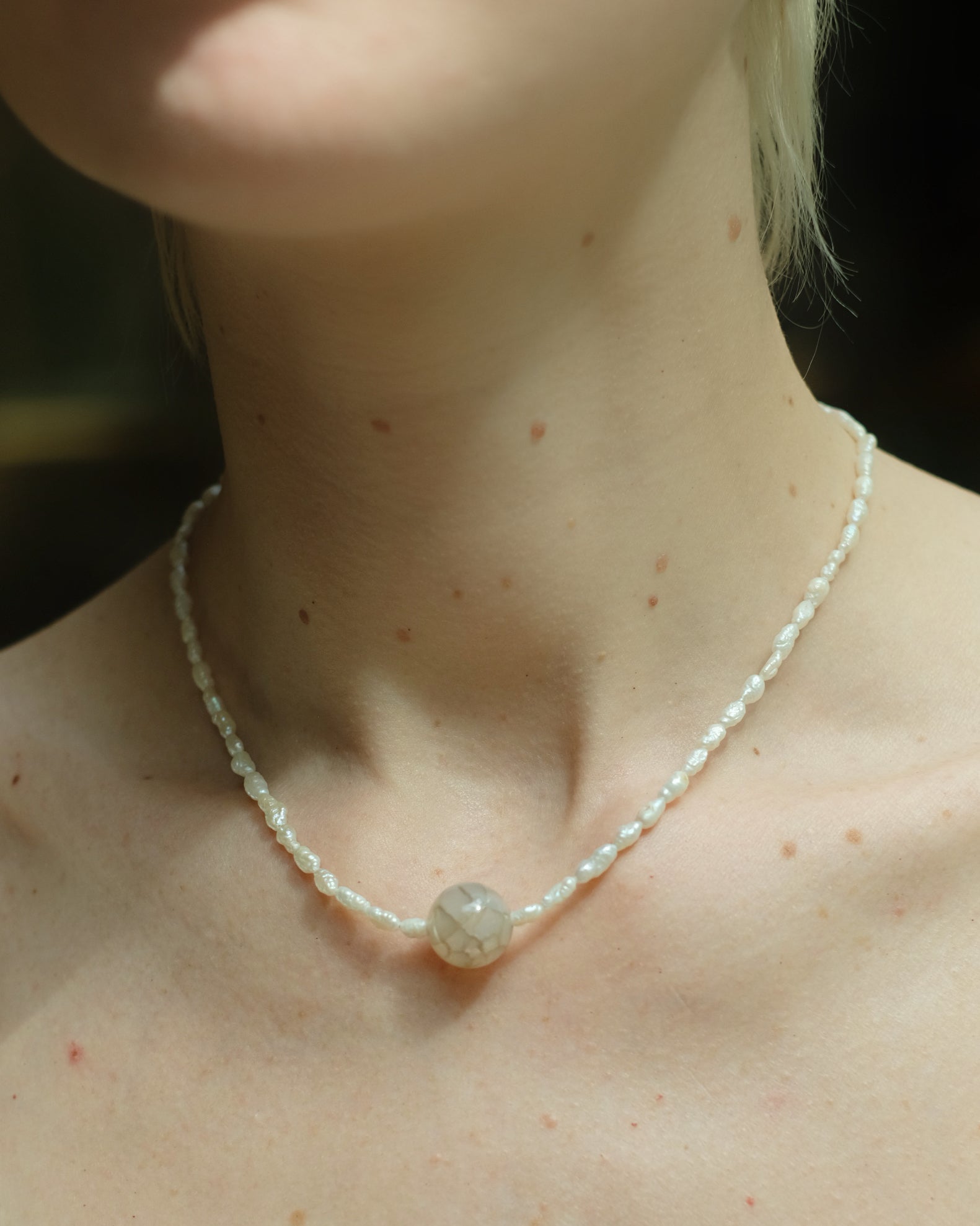 Pearls meet Spinnenachat